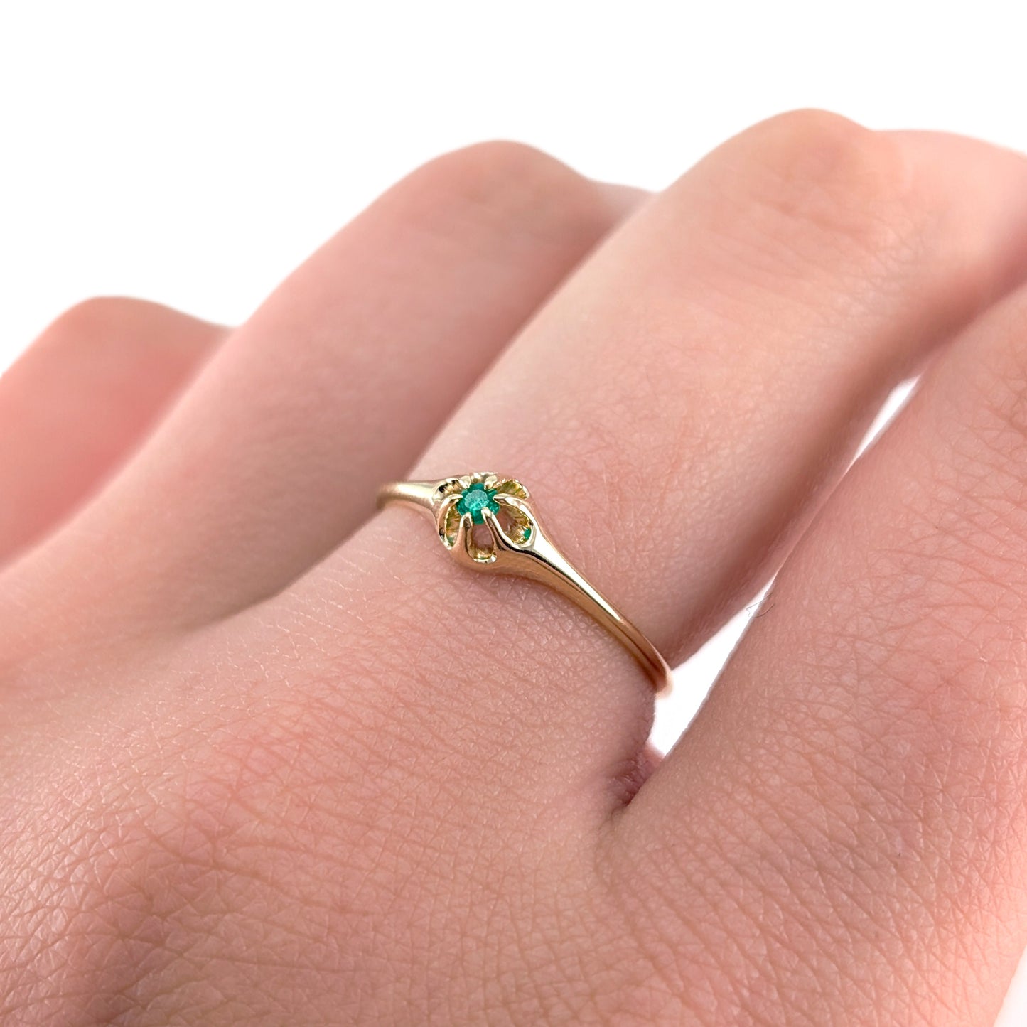 Antique Victorian 14K Gold Natural Emerald Buttercup Ring | Delicate Buttercup Setting | Petite Stacking Ring
