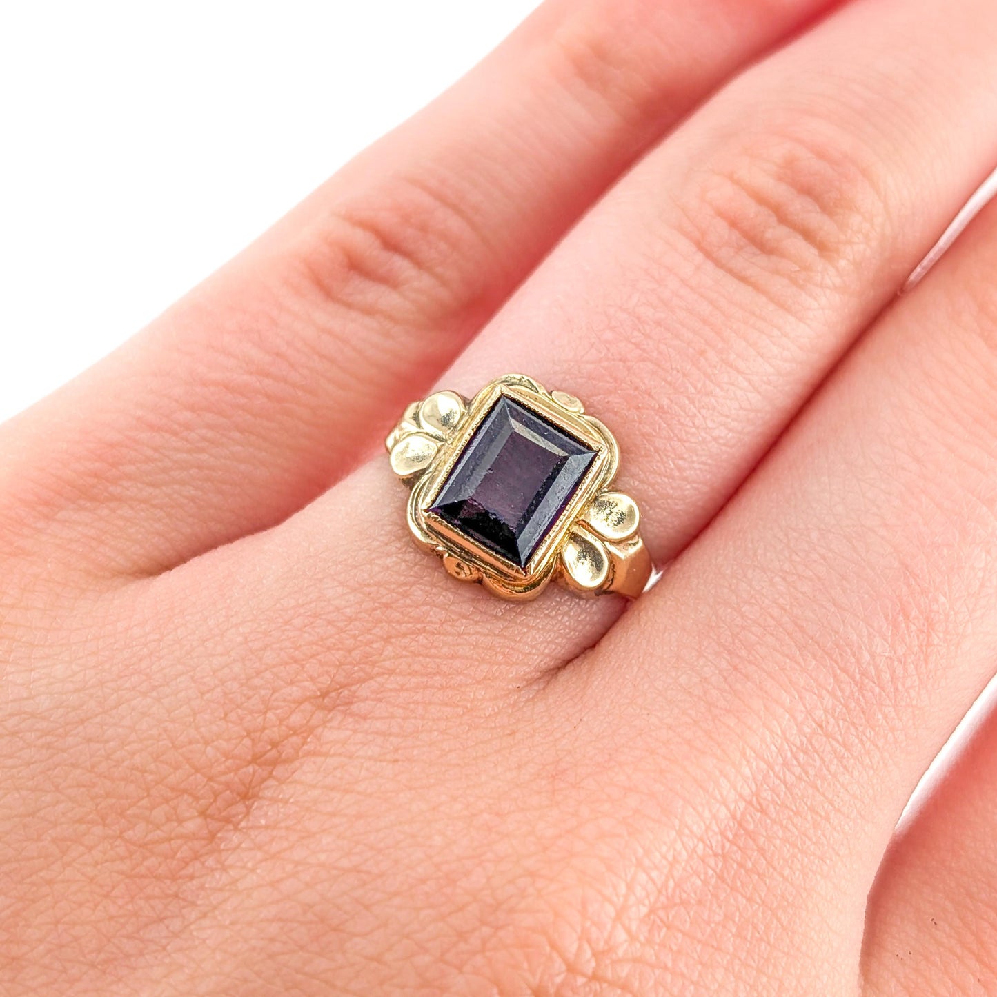Vintage Otsby & Barton 10k Gold Purple Glass Ring