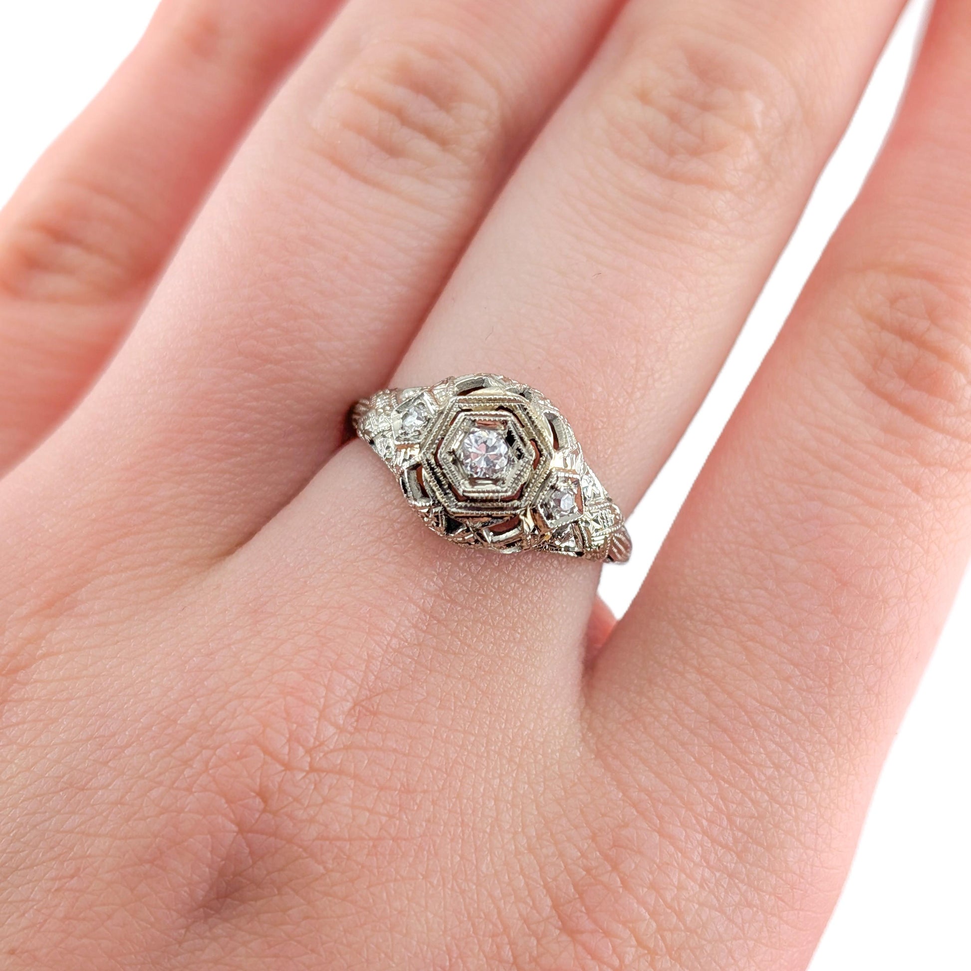 Antique Art Deco 18K White Gold Old European Cut Diamond Filigree Ring