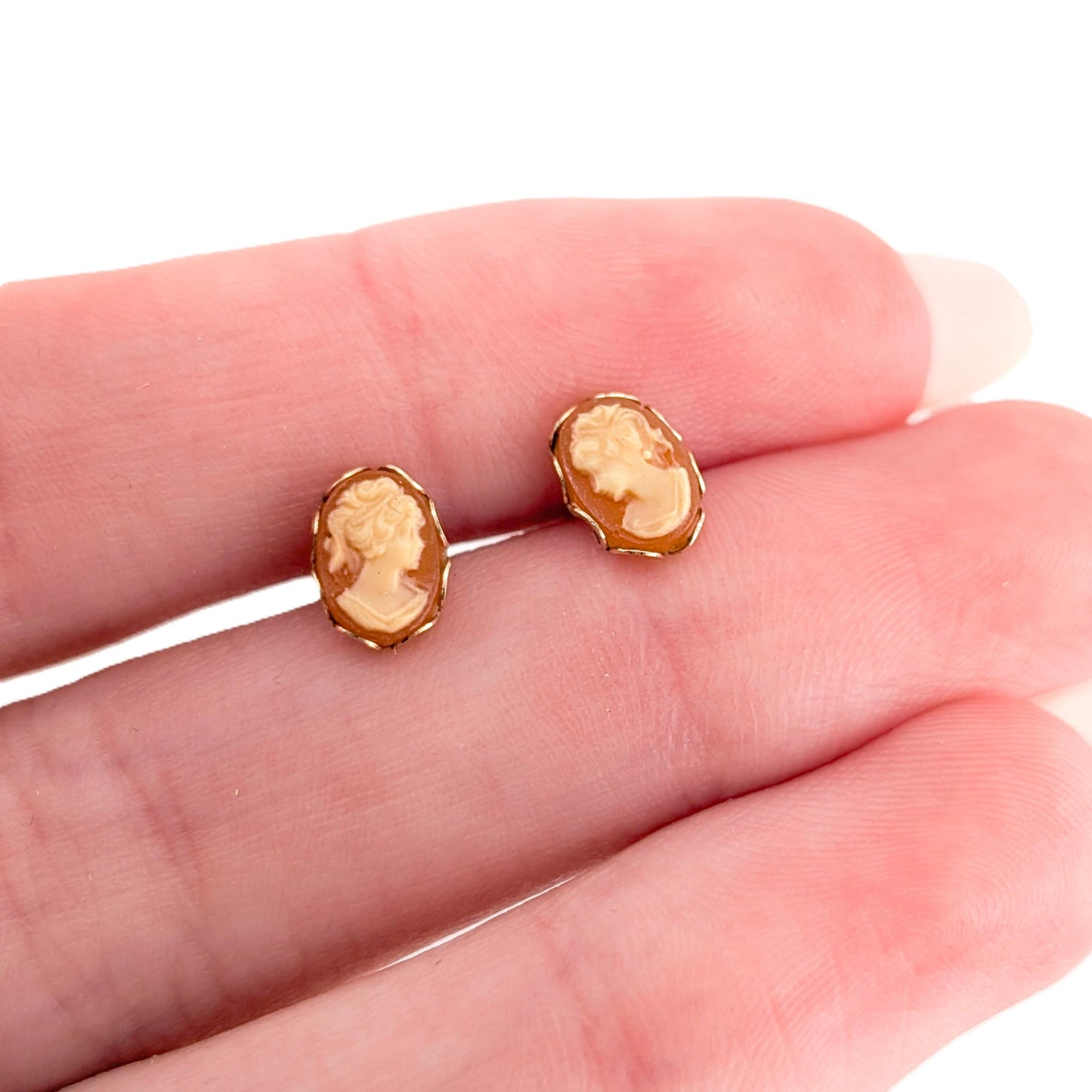 Vintage 14K Gold Hand-Carved Shell Cameo Stud Earrings