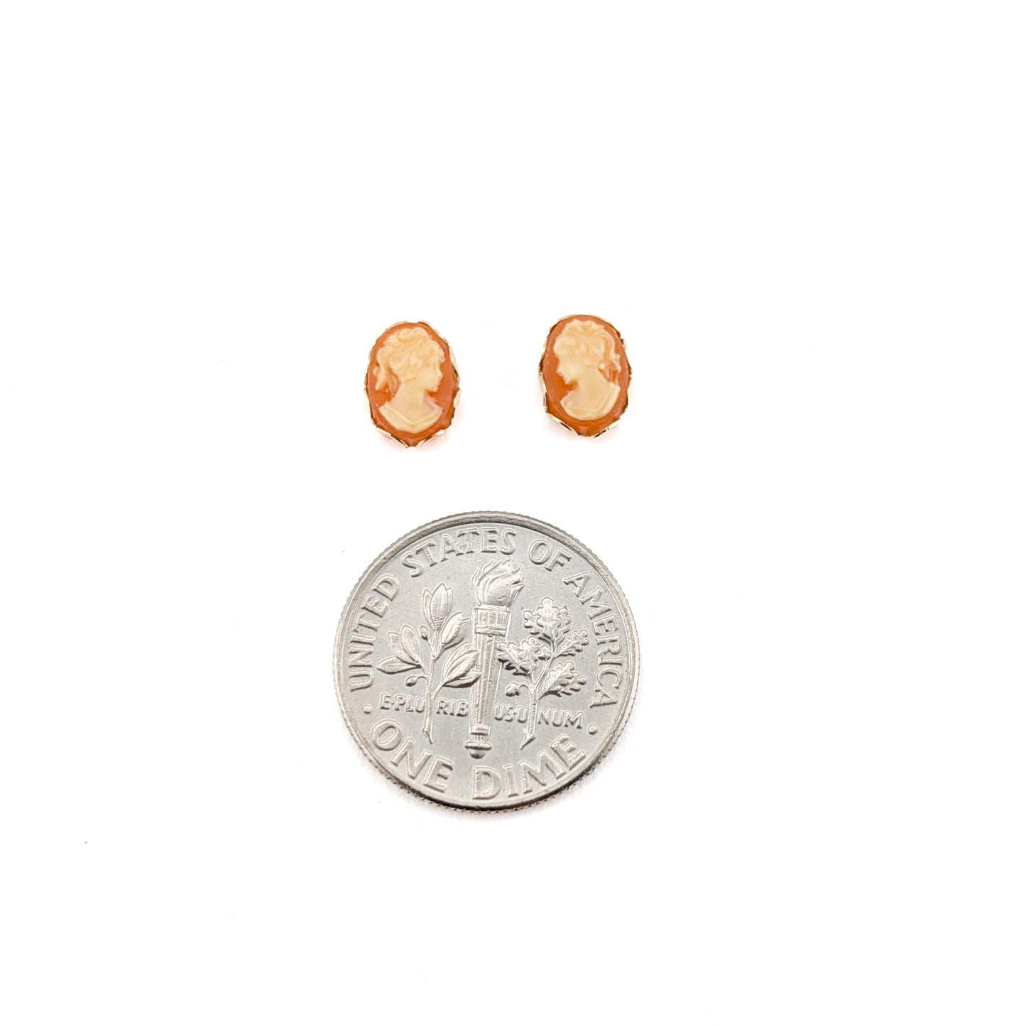 Vintage 14K Gold Hand-Carved Shell Cameo Stud Earrings