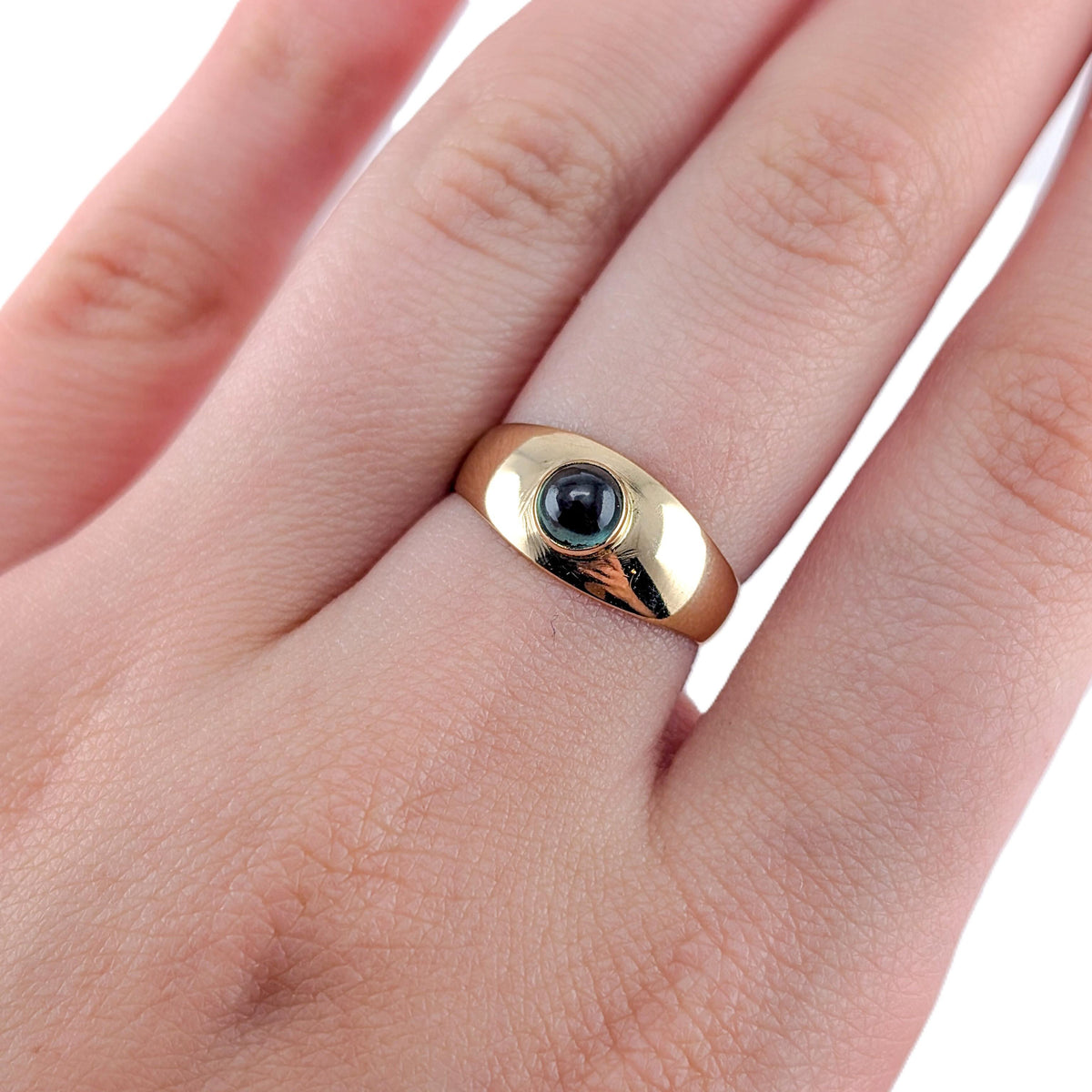 Vintage 18K Gold Green Tourmaline Cabochon Ring