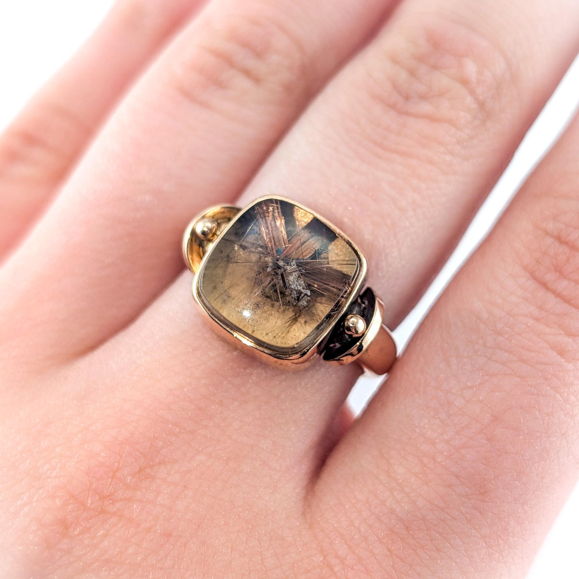 Vintage 18K Gold Rutilated Quartz Cabochon Ring