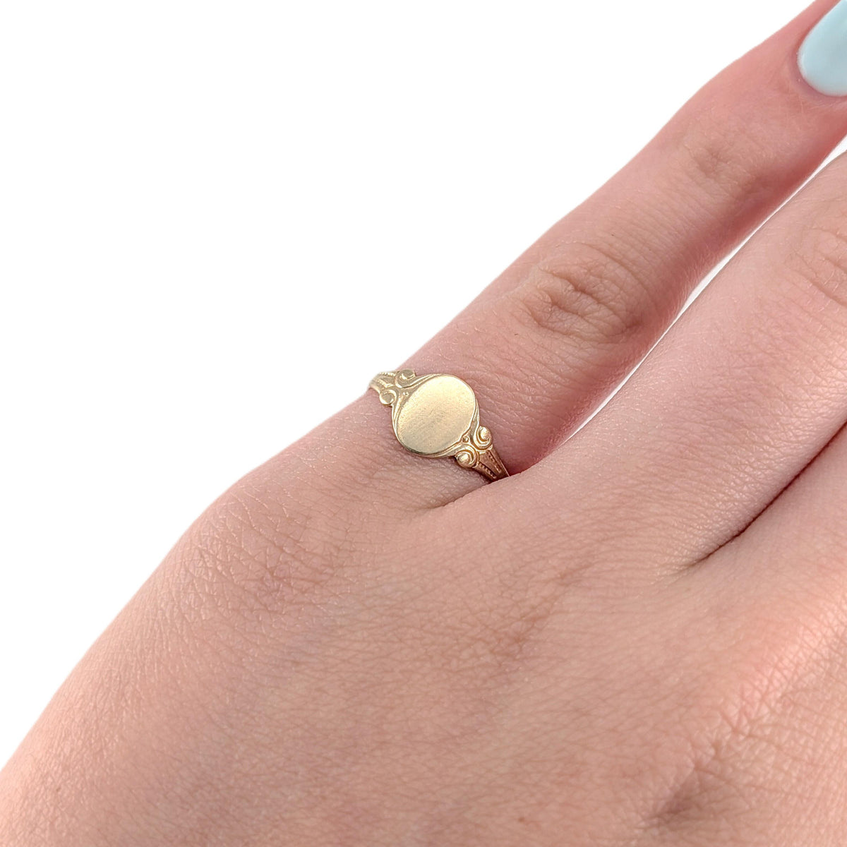 Antique 10K Yellow Gold Art Deco Signet Ring