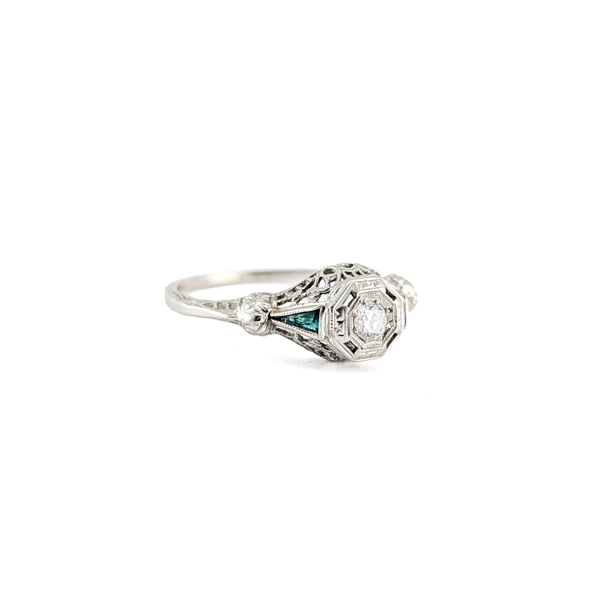 Antique Art Deco 18K White Gold Old European Cut Diamond & Synthetic Emerald Rin