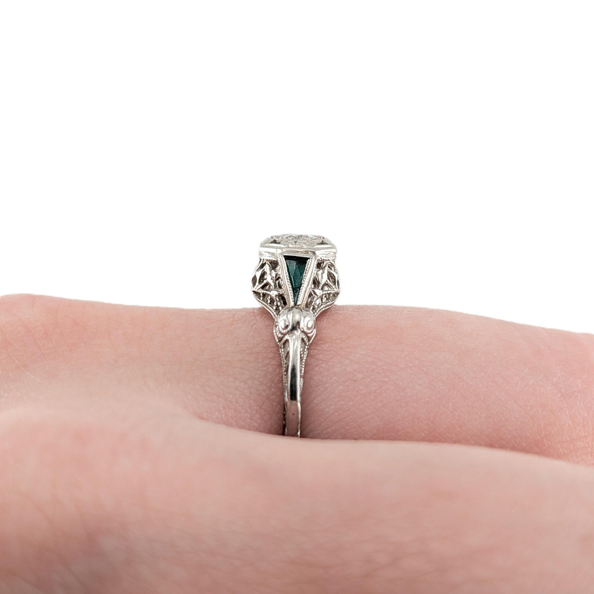 Antique Art Deco 18K White Gold Old European Cut Diamond & Synthetic Emerald Rin