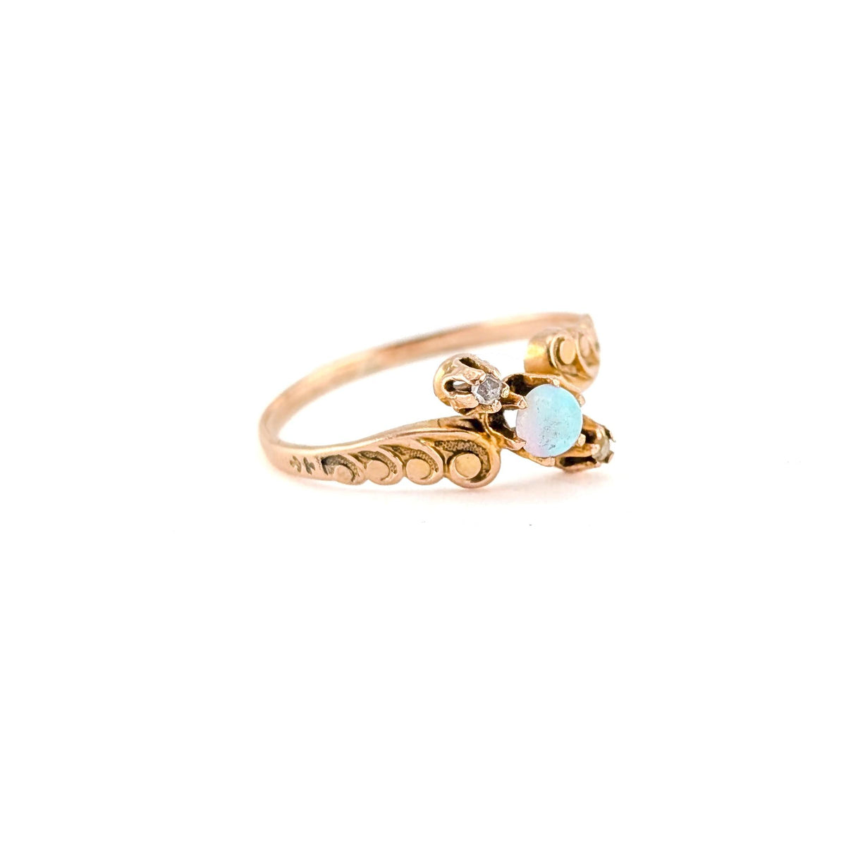 Antique Victorian 10K gold Opal and Rose-cut diamond ring