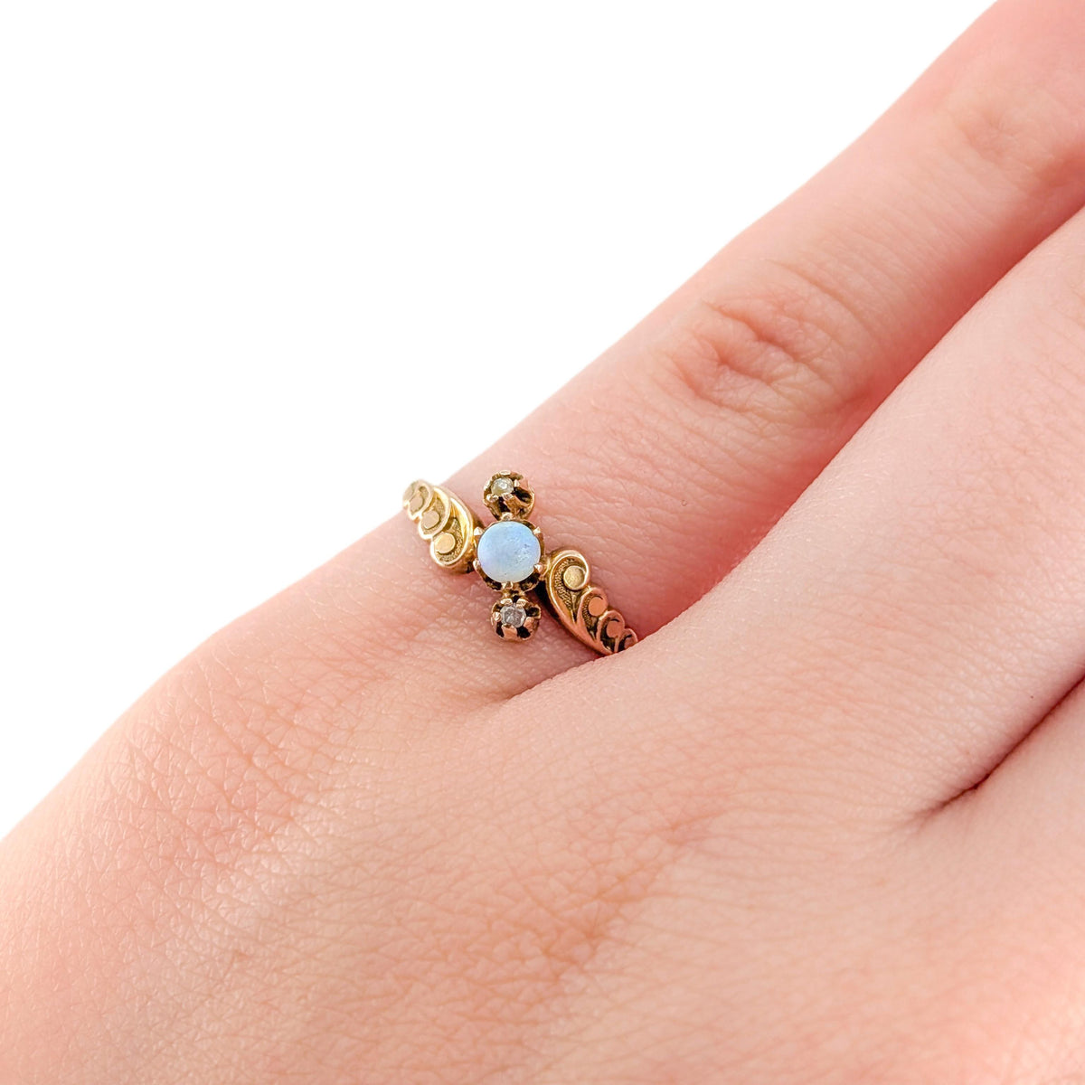 Antique Victorian 10K gold Opal and Rose-cut diamond ring