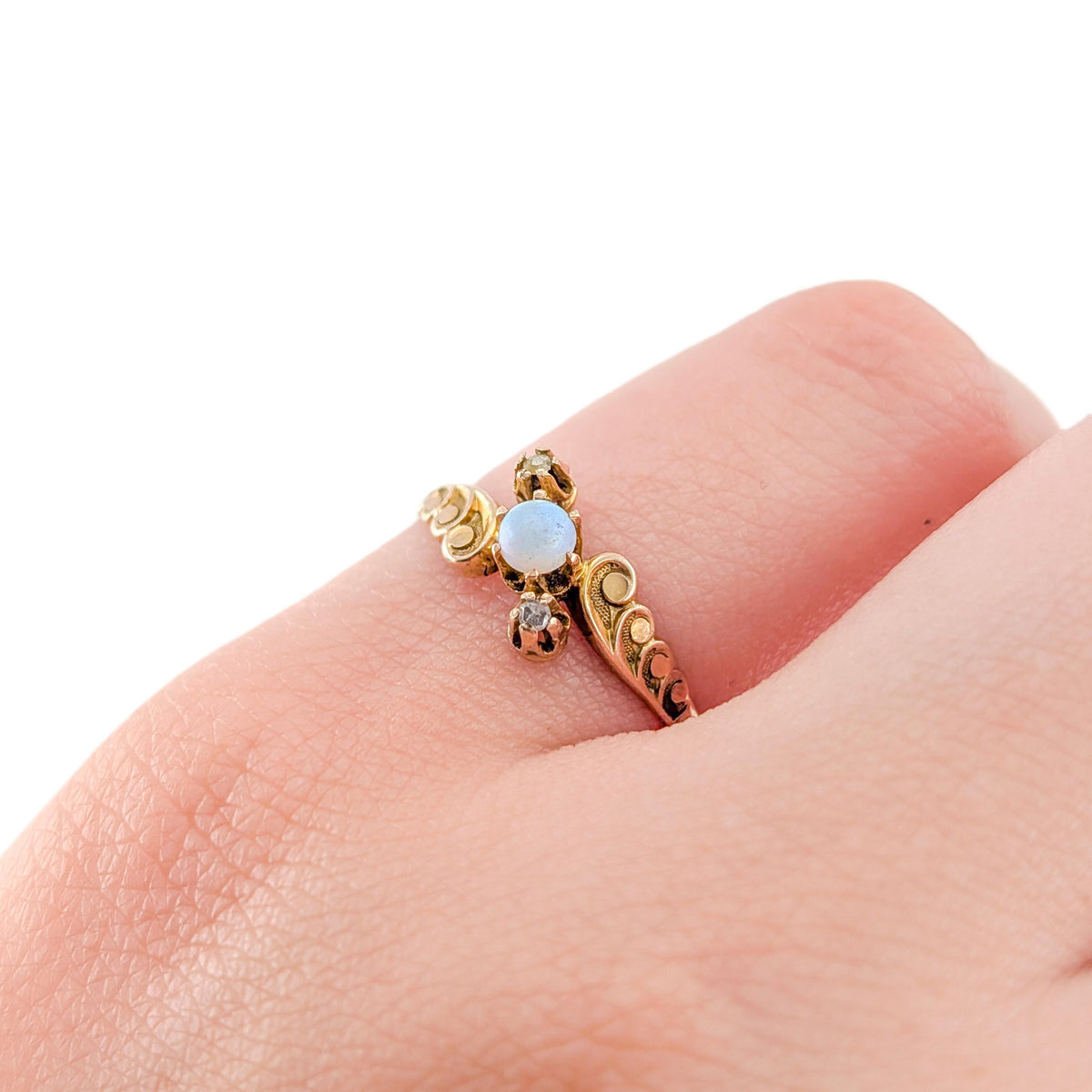 Antique Victorian 10K gold Opal and Rose-cut diamond ring