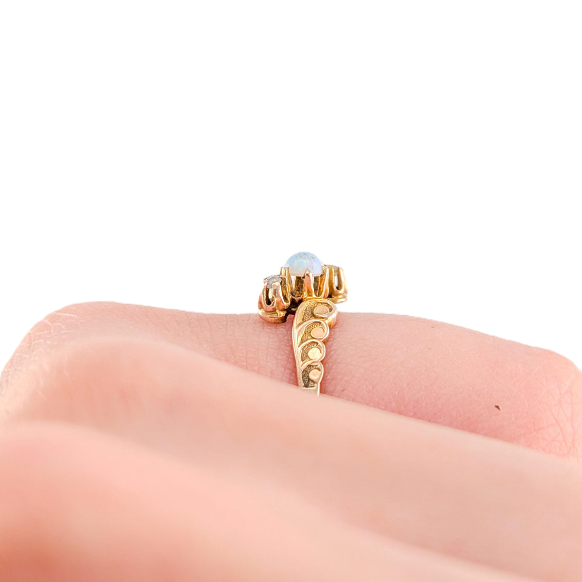 Antique Victorian 10K gold Opal and Rose-cut diamond ring
