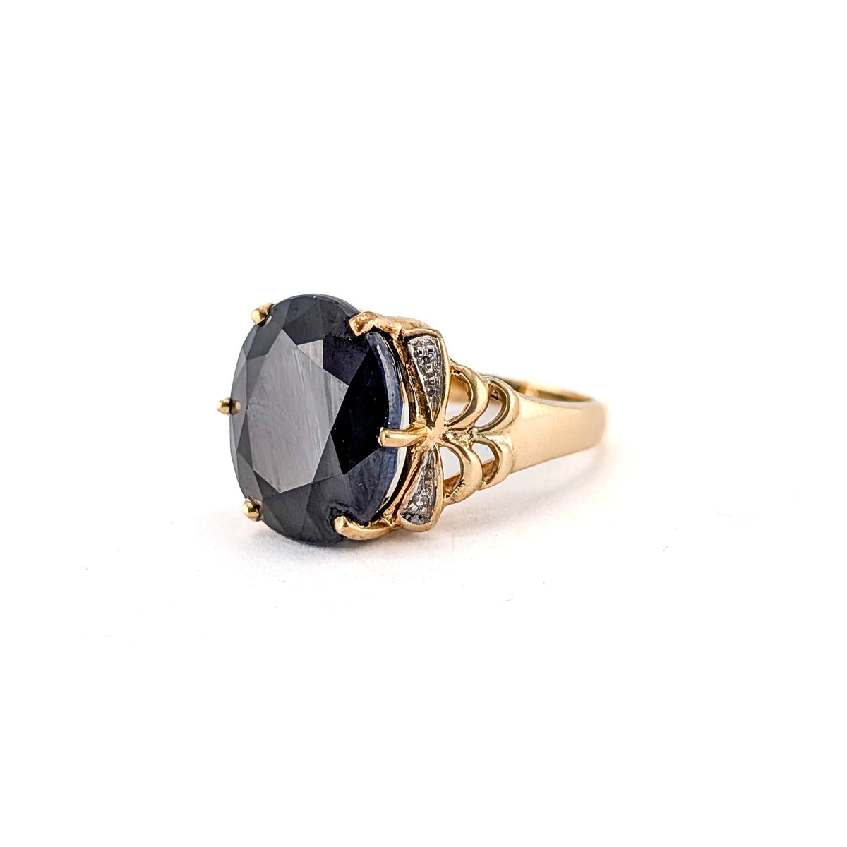 Vintage 10K Yellow Gold 11.28 ct Dark Blue Sapphire & Diamond Cocktail Ring