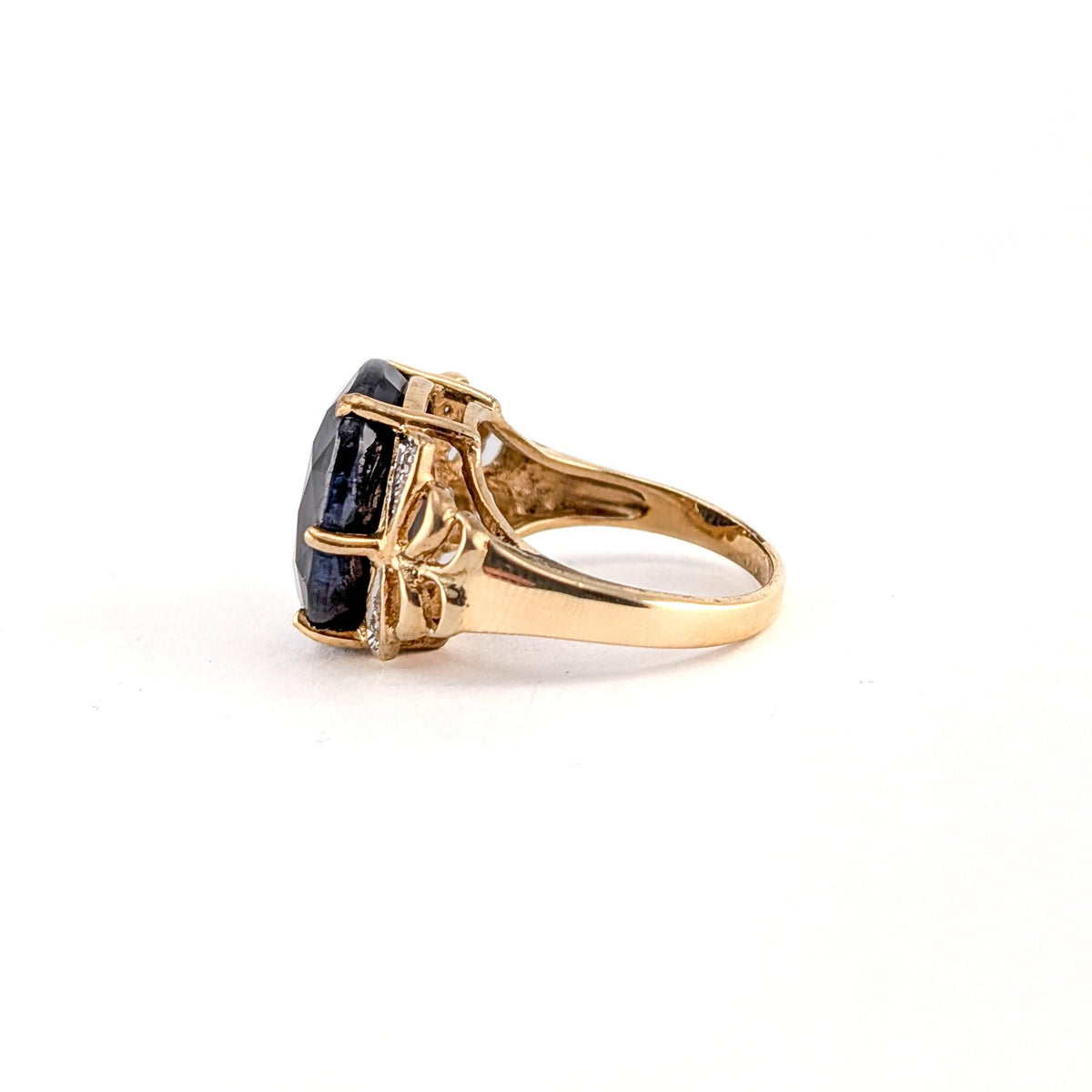 Vintage 10K Yellow Gold 11.28 ct Dark Blue Sapphire & Diamond Cocktail Ring