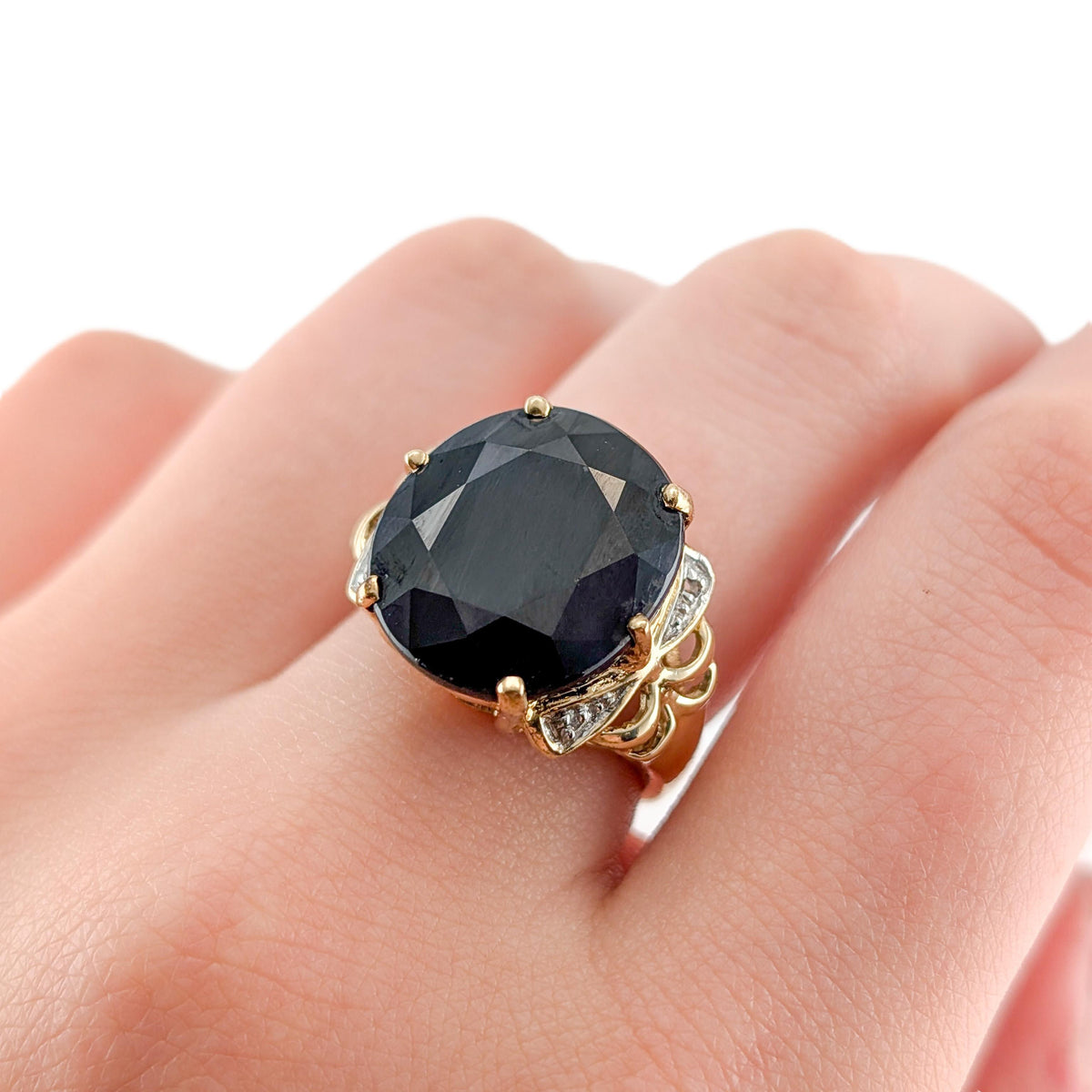 Vintage 10K Yellow Gold 11.28 ct Dark Blue Sapphire & Diamond Cocktail Ring
