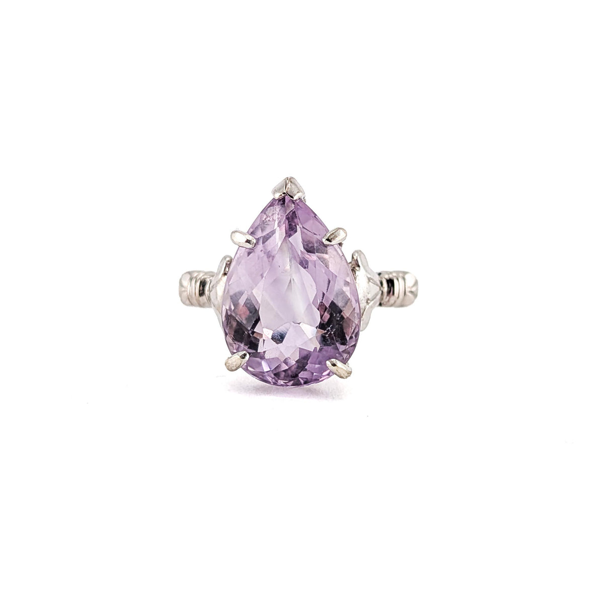 Vintage 10K White Gold 7.71 ct Pear-Shaped Amethyst Cocktail Ring