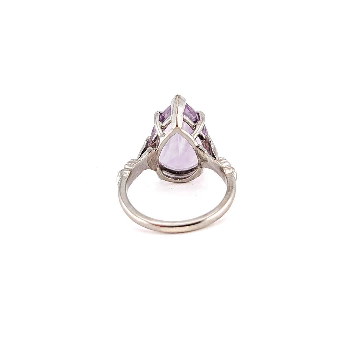 Vintage 10K White Gold 7.71 ct Pear-Shaped Amethyst Cocktail Ring
