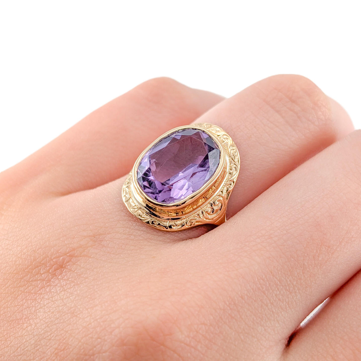 Vintage 14K Yellow Gold Amethyst Ring with Ornate Engraved Setting