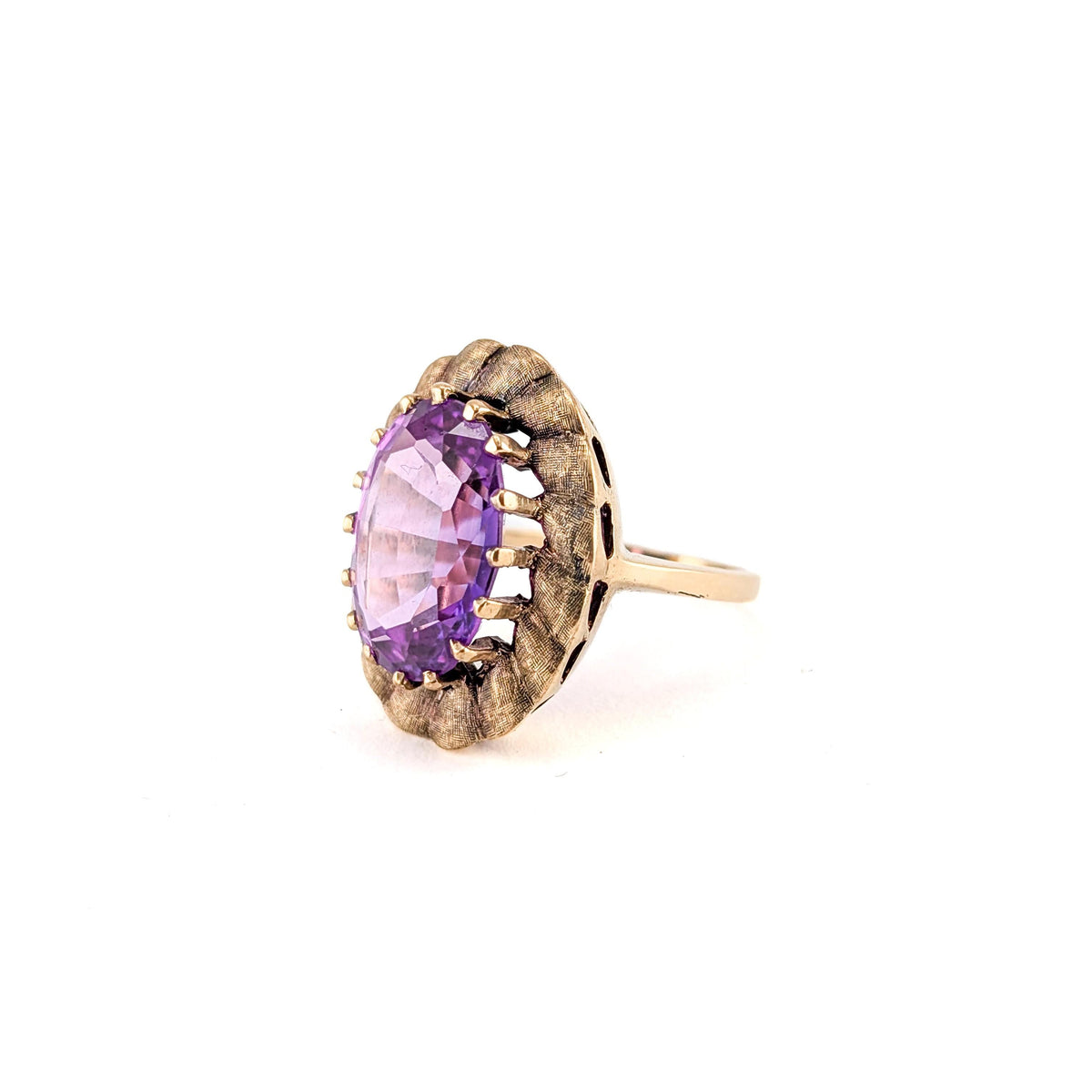 Vintage 10K Yellow Gold 9.80 ct Synthetic Purple Sapphire Cocktail Ring