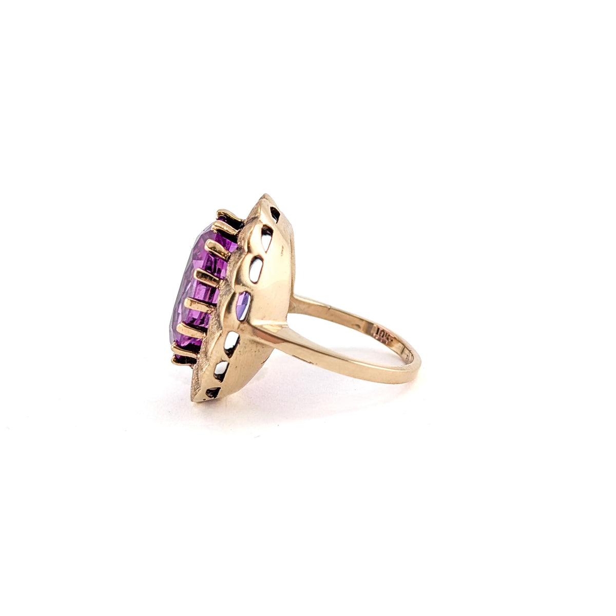 Vintage 10K Yellow Gold 9.80 ct Synthetic Purple Sapphire Cocktail Ring