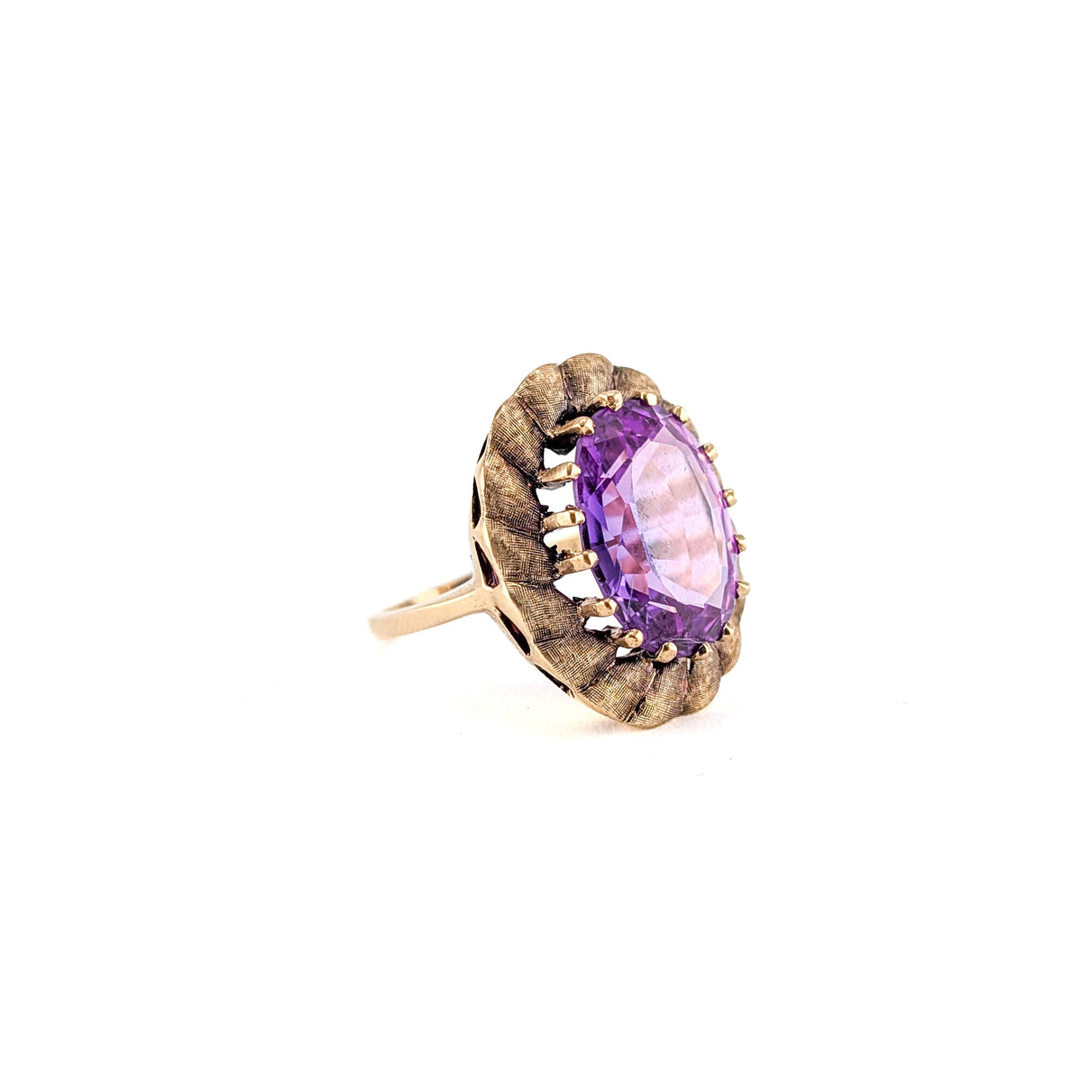 Vintage 10K Yellow Gold 9.80 ct Synthetic Purple Sapphire Cocktail Ring