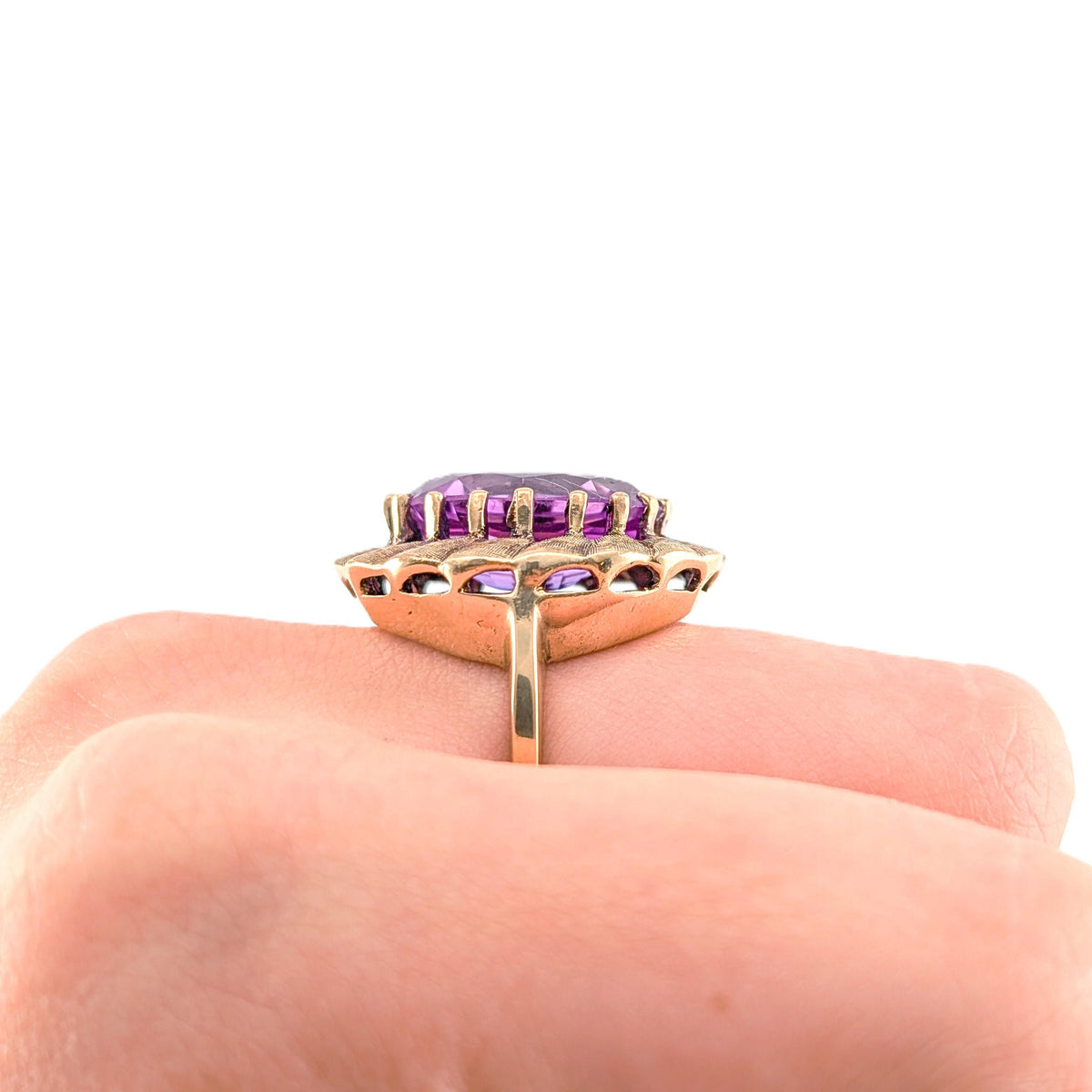 Vintage 10K Yellow Gold 9.80 ct Synthetic Purple Sapphire Cocktail Ring