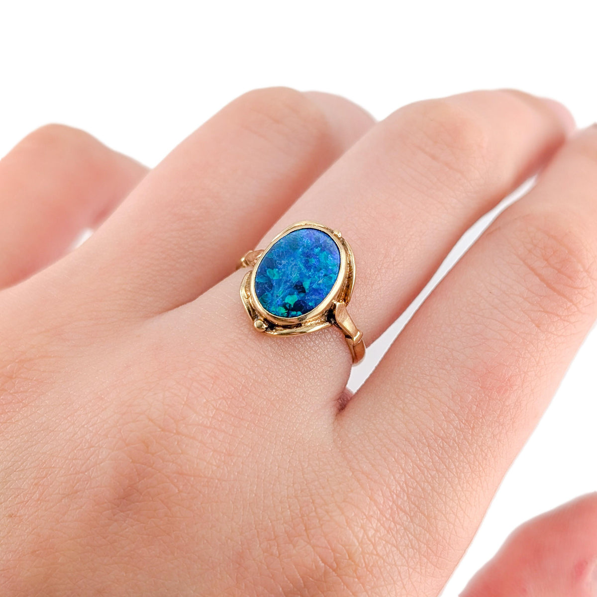 Vintage 9K Yellow Gold Blue & Green Opal Doublet Ring