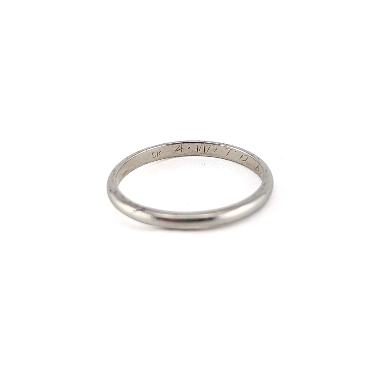 Vintage 1931 18K White Gold Engraved Wedding Band Ring