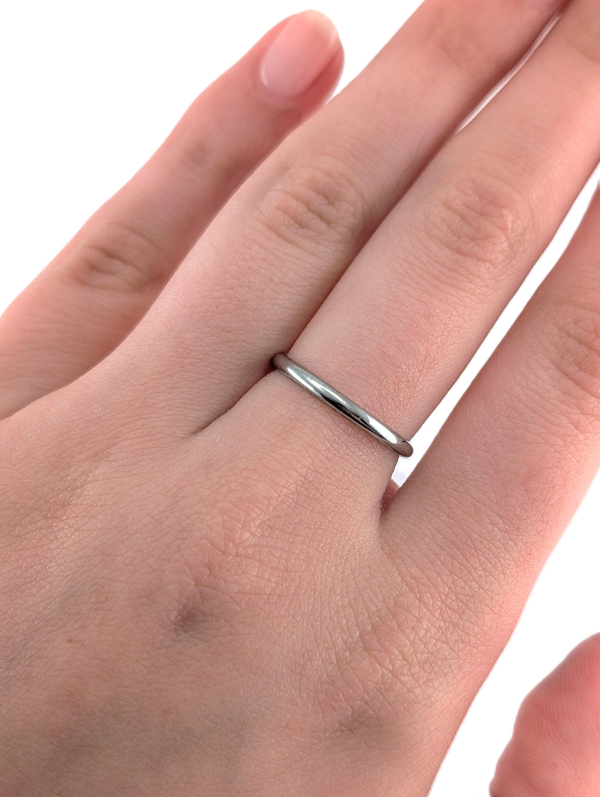 Vintage 1931 18K White Gold Engraved Wedding Band Ring