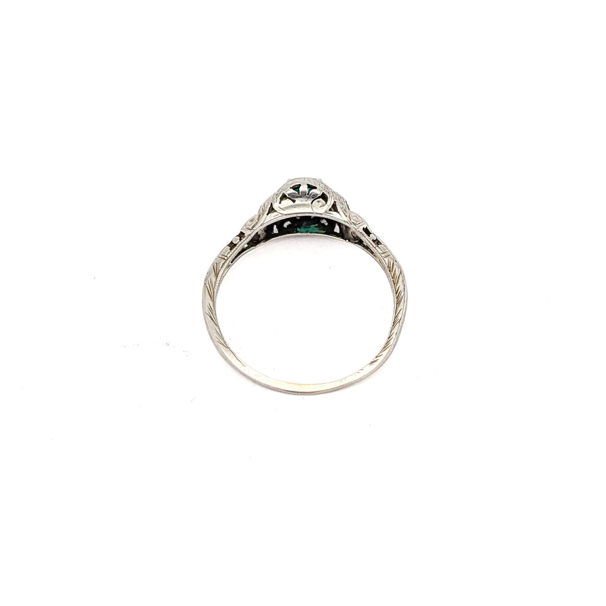 Antique Art Deco 18K White Gold Natural Emerald Filigree Ring