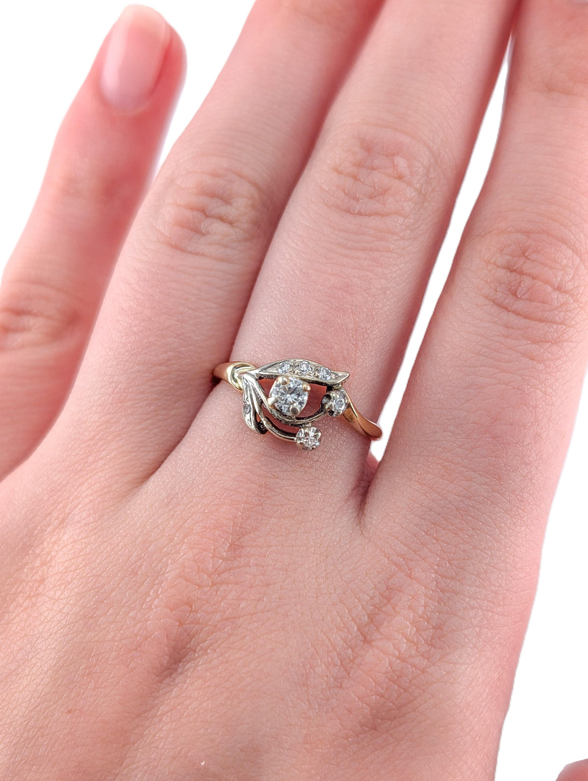 Vintage Retro 14K White & Yellow Gold Diamond Floral Ring