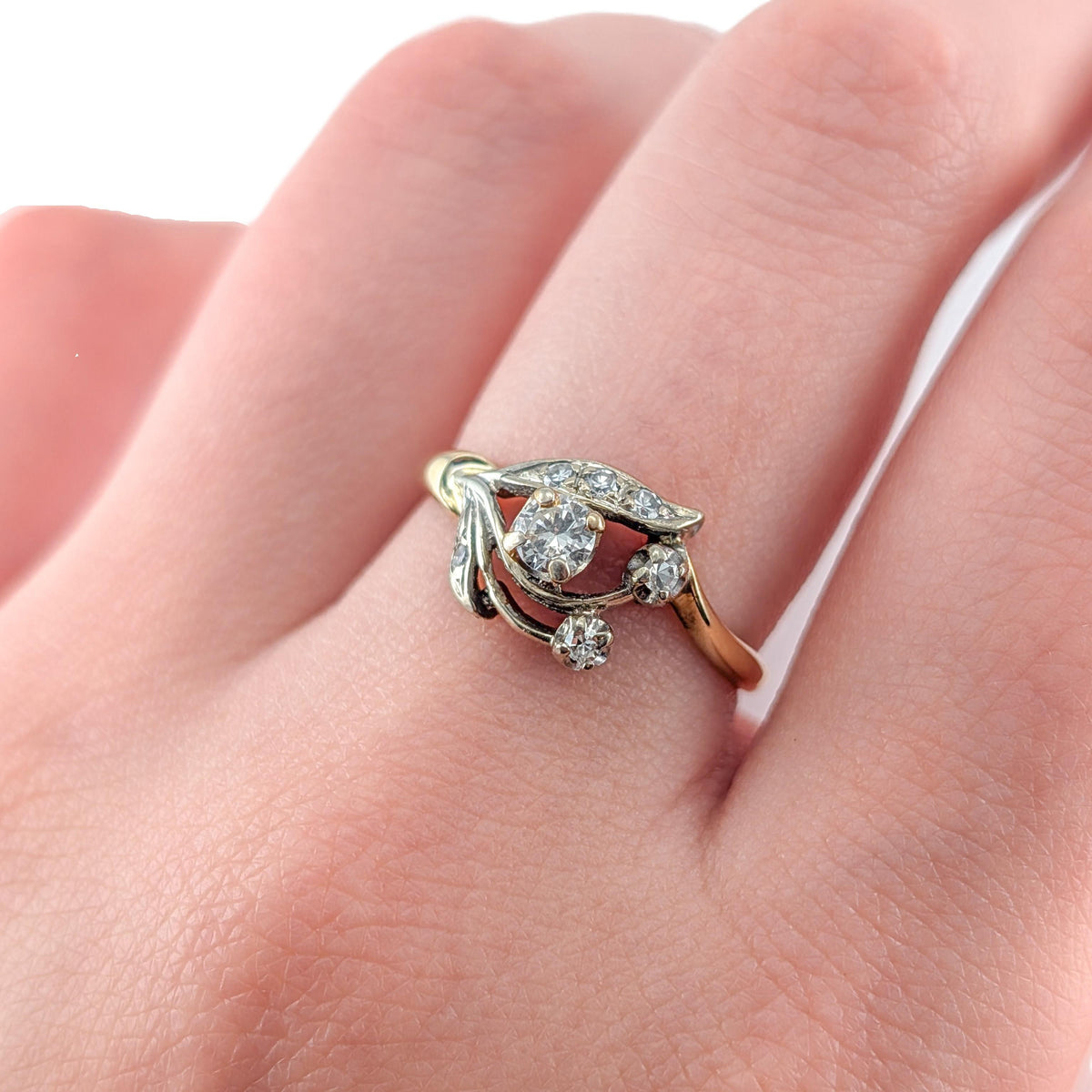 Vintage Retro 14K White & Yellow Gold Diamond Floral Ring