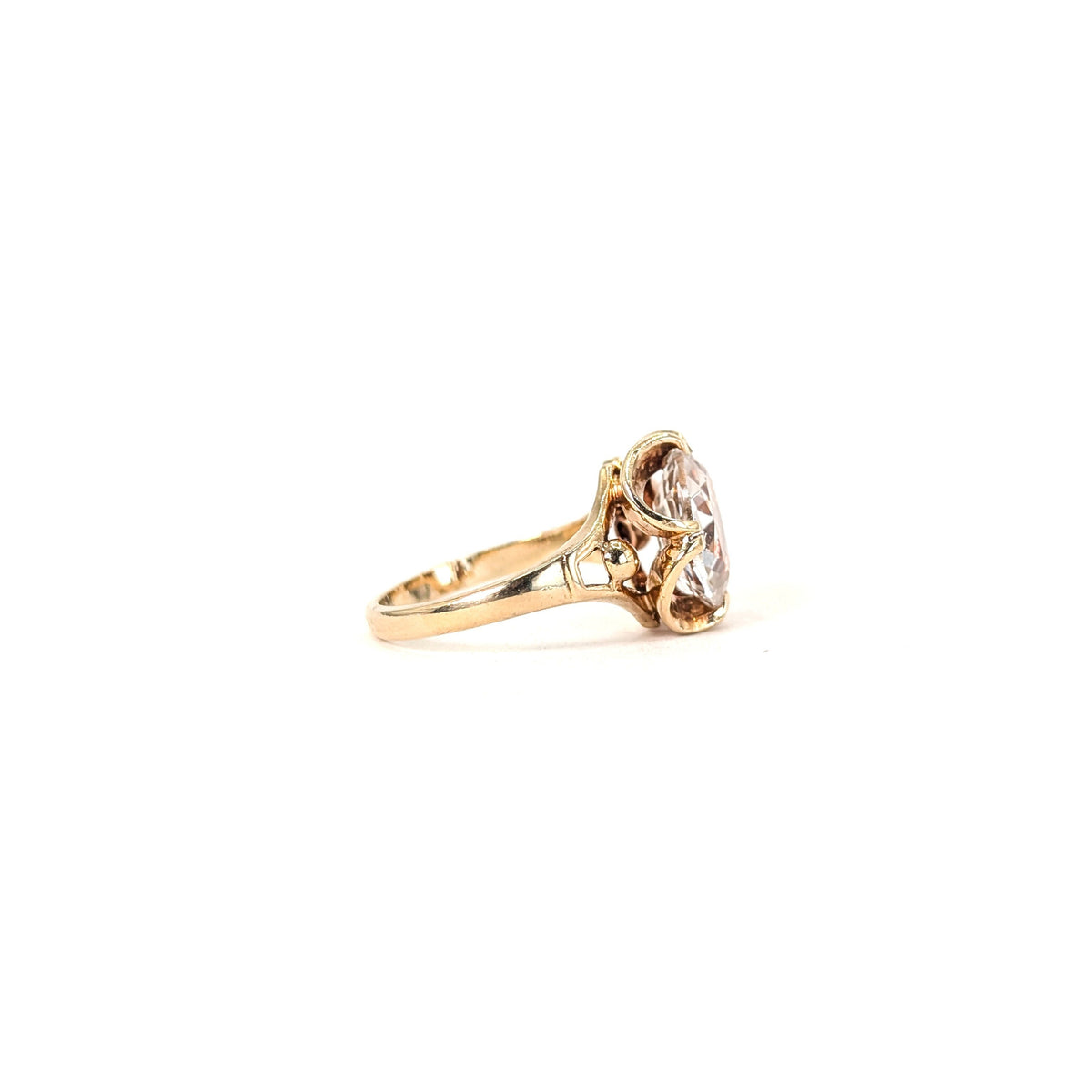 Retro 10K Gold Topaz Ring With A Hint Of Blue