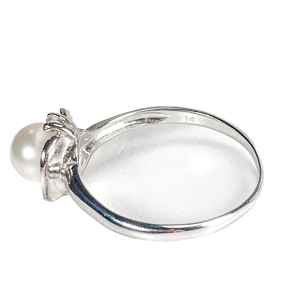 Vintage 14k White Gold Pearl & Topaz ring