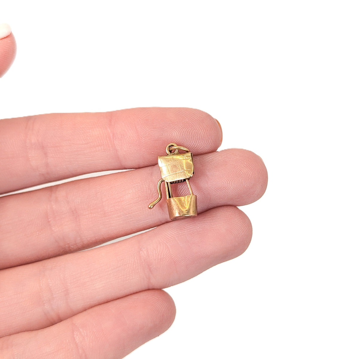 Vintage 9K Gold Wishing Well Mechanical Charm